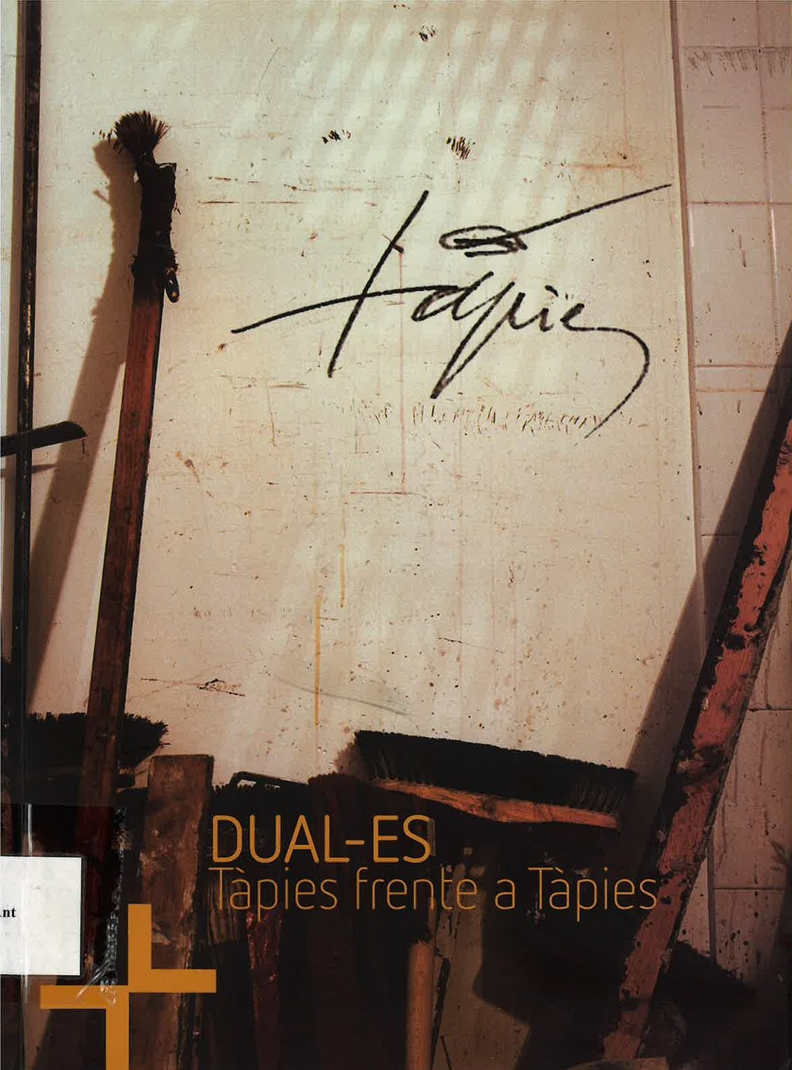 DUAL-EN. Tàpies facing Tàpies
