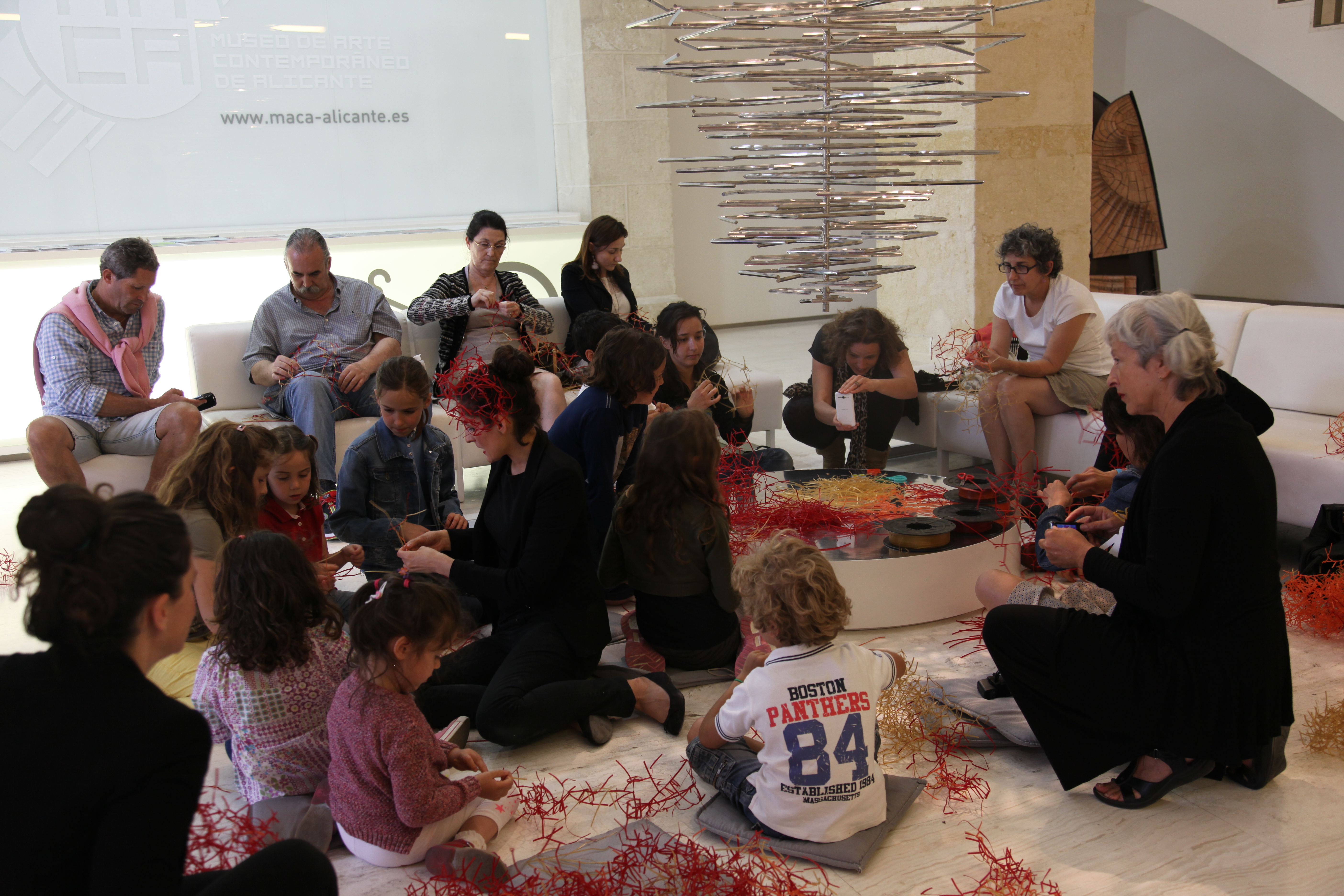 Claudia Martínez. Workshop: "While Weaving"